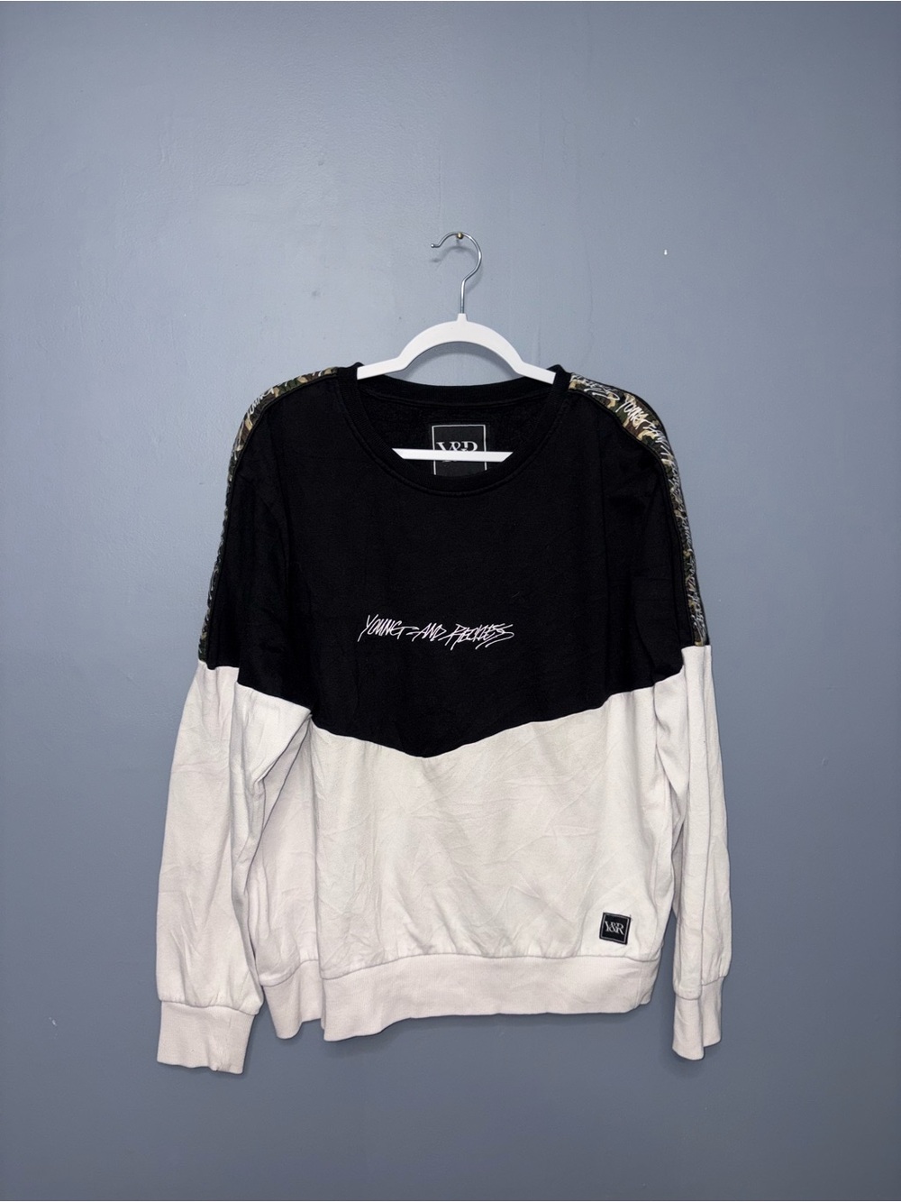 Young And Reckless | Black Sweatshirt | Size XL